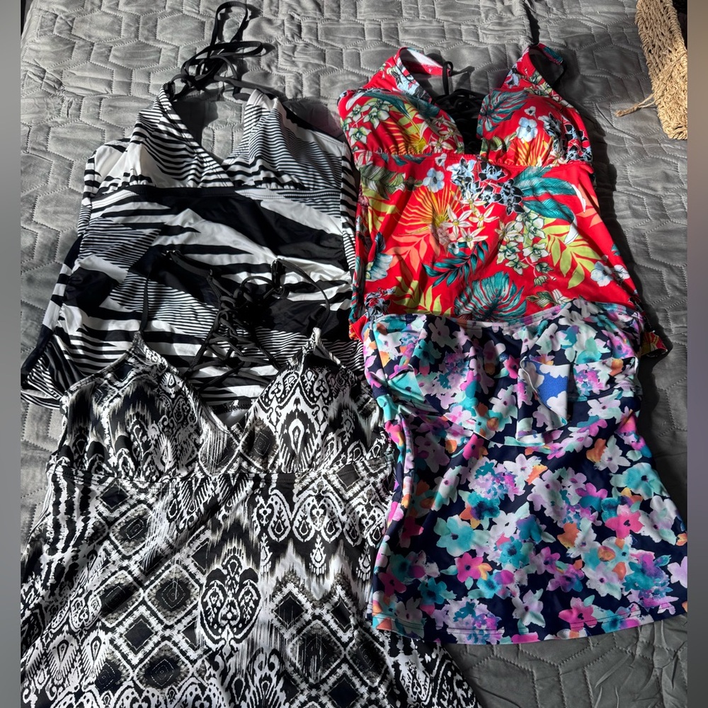 Closet Purge! Women’s Medium Swim Tops (4)
